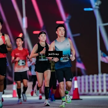 Runner Photo 6234442