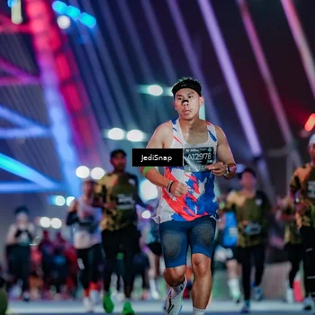 Runner Photo 6235533