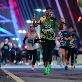 Runner Photo 6235635