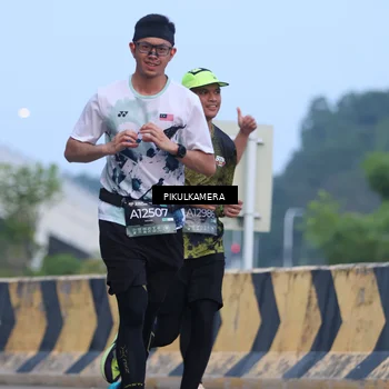 Runner Photo 6235987