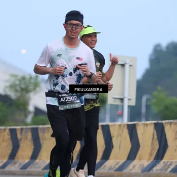 Runner Photo 6235995
