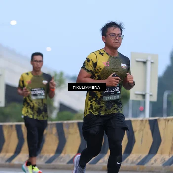 Runner Photo 6236013