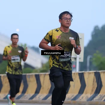 Runner Photo 6236024
