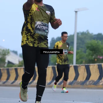 Runner Photo 6236032