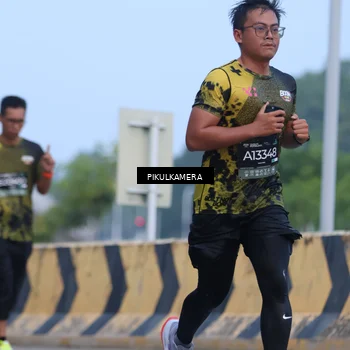 Runner Photo 6236046