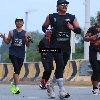 Runner Photo 6236058