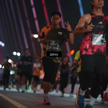 Runner Photo 6236073