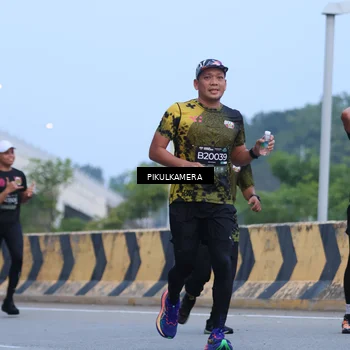 Runner Photo 6236115