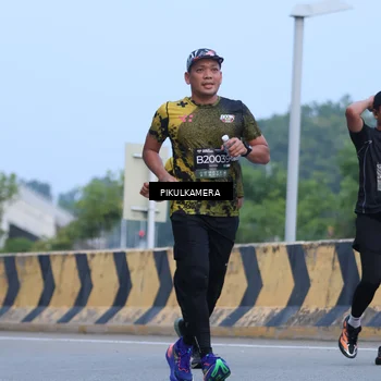 Runner Photo 6236146