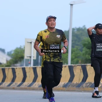 Runner Photo 6236156