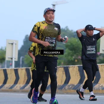 Runner Photo 6236166