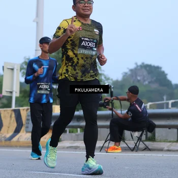 Runner Photo 6236185