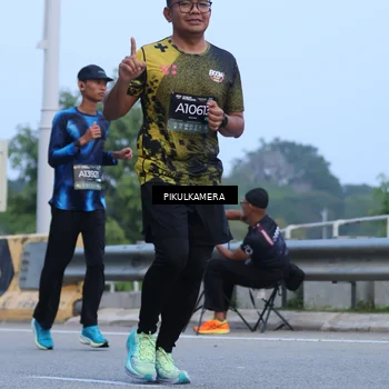 Runner Photo 6236191