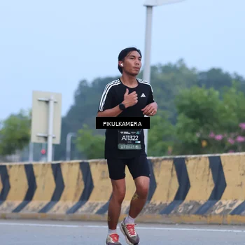 Runner Photo 6236240