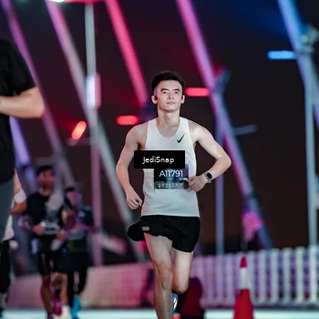 Runner Photo 6236307