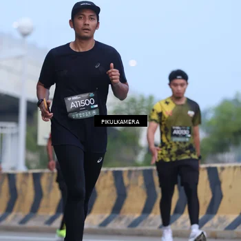 Runner Photo 6236338