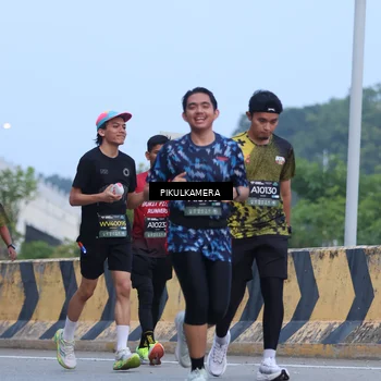 Runner Photo 6236354