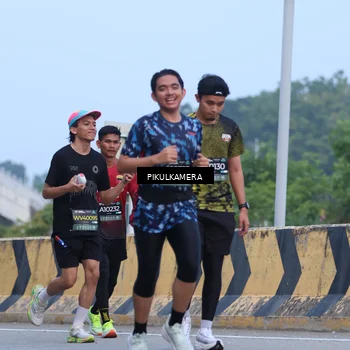 Runner Photo 6236358