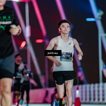 Runner Photo 6236372