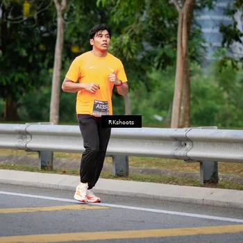Runner Photo 6236435