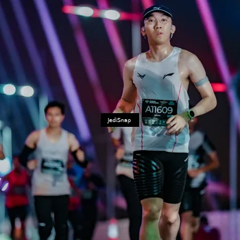 Runner Photo 6236440