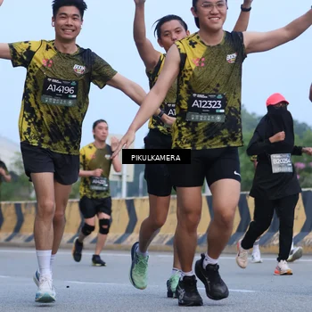 Runner Photo 6236459
