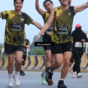 Runner Photo 6236479