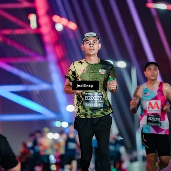 Runner Photo 6236665