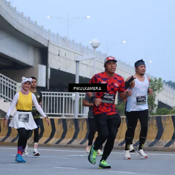 Runner Photo 6236683