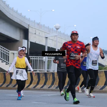 Runner Photo 6236692