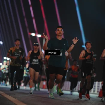 Runner Photo 6236748