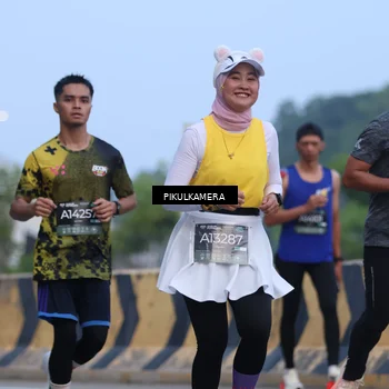 Runner Photo 6236751