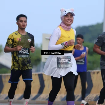 Runner Photo 6236787