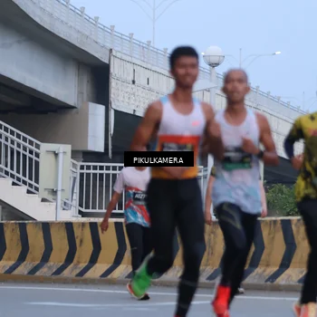 Runner Photo 6236790