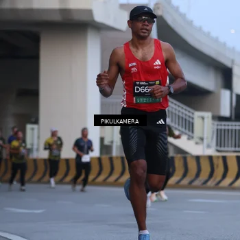 Runner Photo 6236830