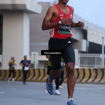 Runner Photo 6236833