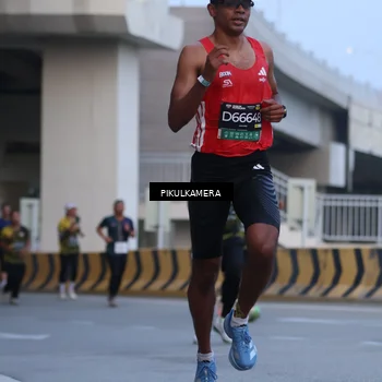 Runner Photo 6236835