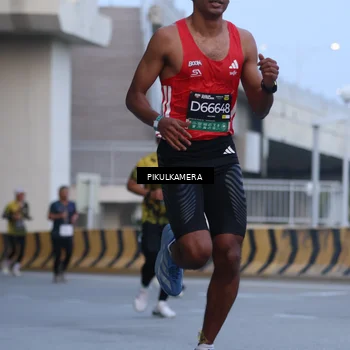 Runner Photo 6236842