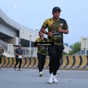 Runner Photo 6236869