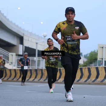 Runner Photo 6236885