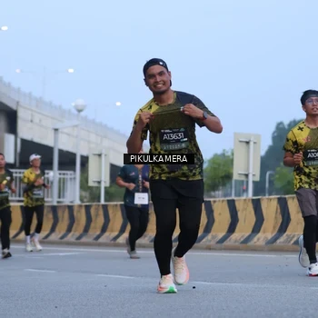 Runner Photo 6236913