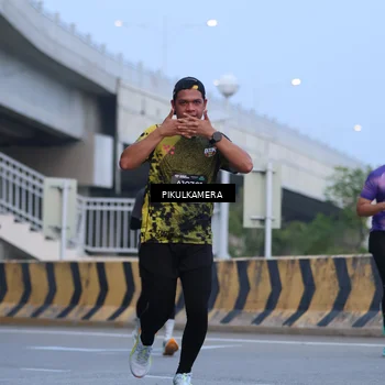 Runner Photo 6236998