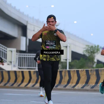Runner Photo 6237001