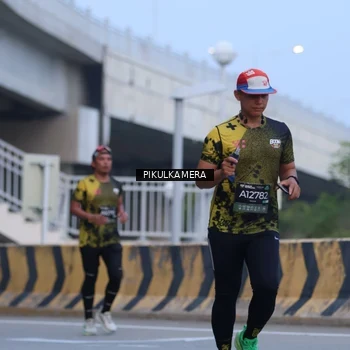 Runner Photo 6237024