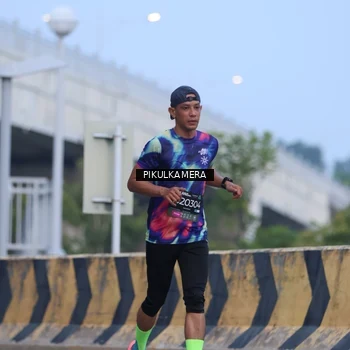 Runner Photo 6237071