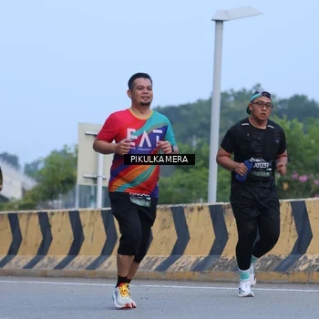 Runner Photo 6237075