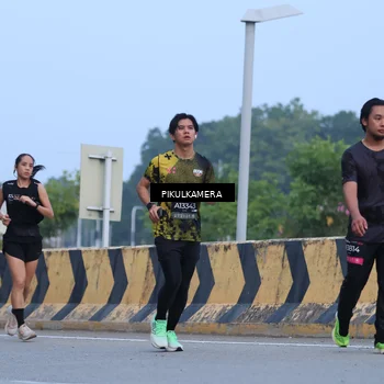 Runner Photo 6237175