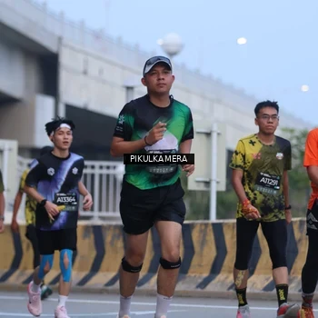 Runner Photo 6237315