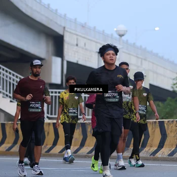 Runner Photo 6237344