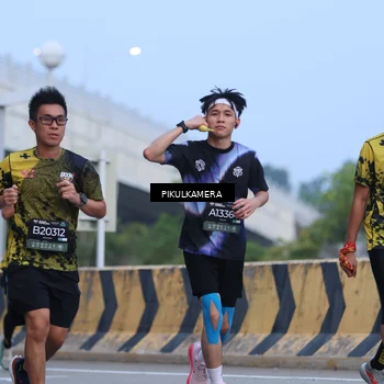 Runner Photo 6237353